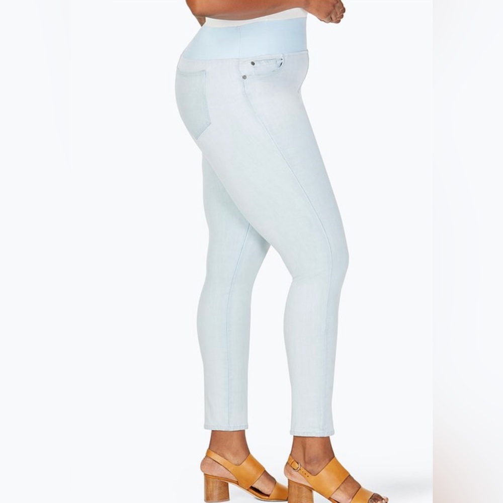 Women’s size 20W light blue Nina High-Waist skinny jeans by Foxcroft NWOT